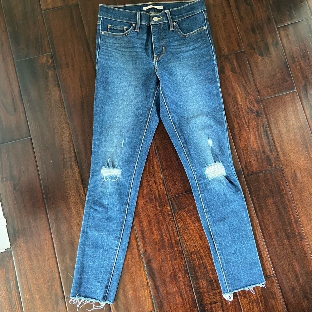 Levi’s 311  Shaping Skinny